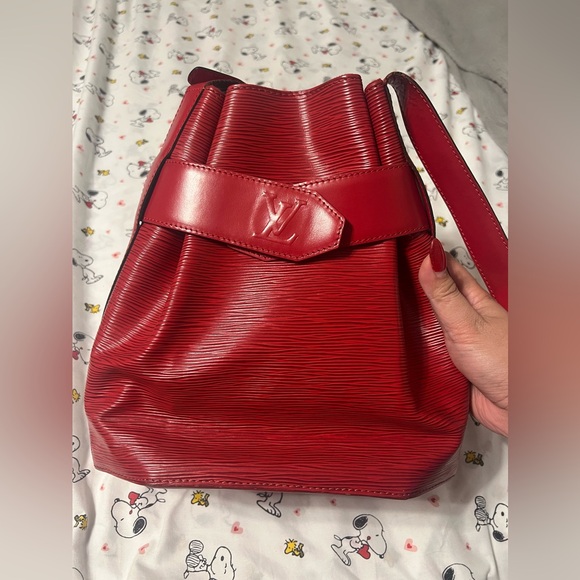 ‼️SOLD‼️Louis Vuitton Epi Leather Sac d'Epaule - Picture 1 of 16